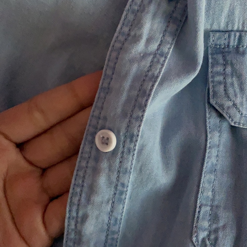 Button up too - Picture 3 of 6